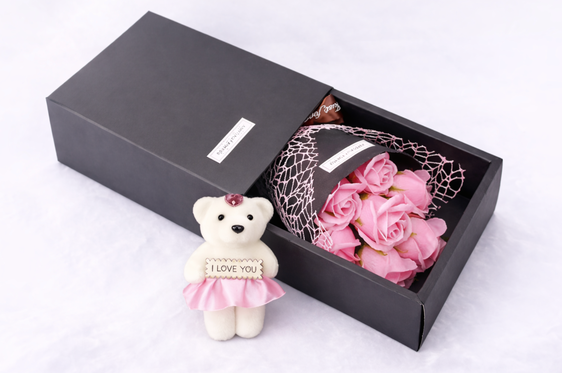 Bouquet de roses éternelle rose & mini ourson