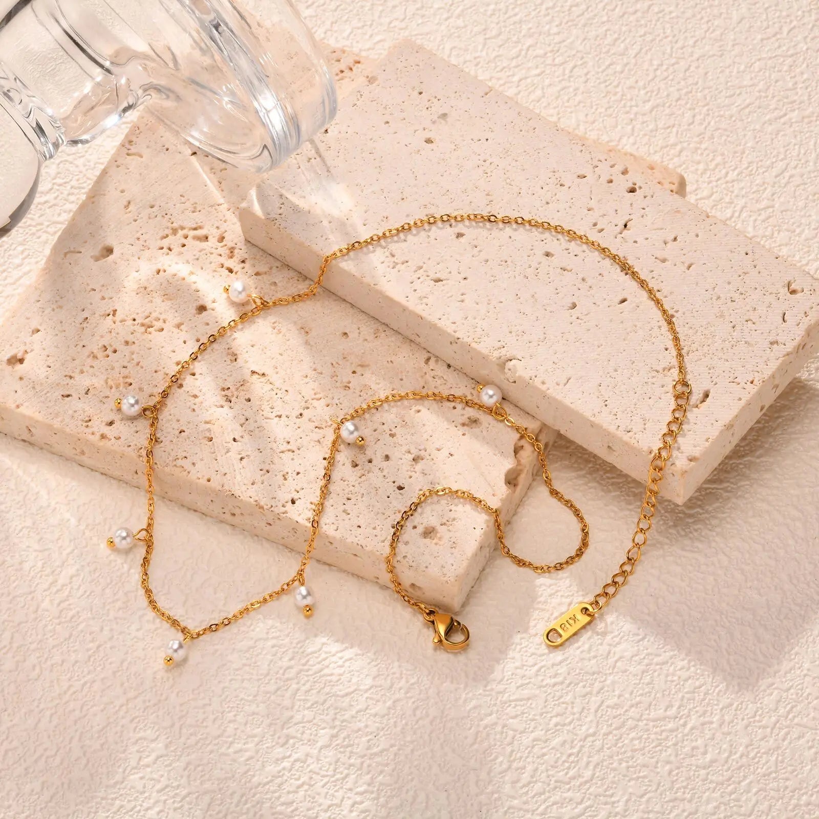 Collier chaîne or à perles pendantes